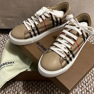 Burberry Sneakers